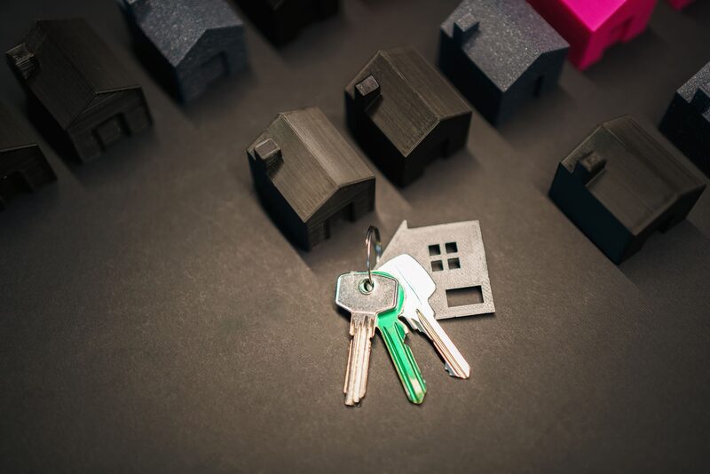مبنى سكني واستثماري في أبوظبي تديره شركة متخصصة في إدارة الأملاك والإيجارات